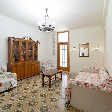 Casa Parisi