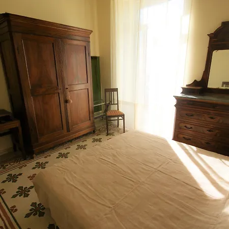 Casa Parisi